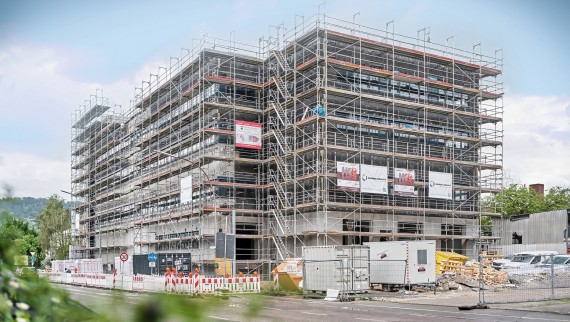 Centrul logistic AMF din Fellbach, Germania, în timpul construcției