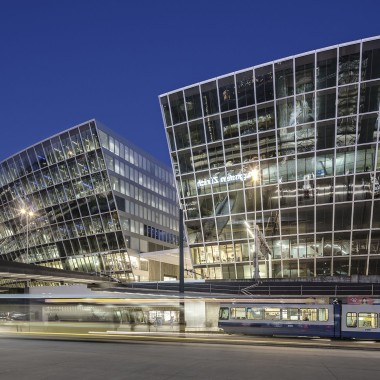 Aeroportul Circle din Zurich noaptea (© Flughafen Zürich AG)