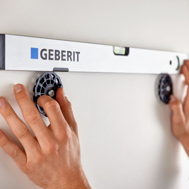 Fixarea oglinzii Option (© Geberit) Fixarea oglinzii Option (© Geberit)