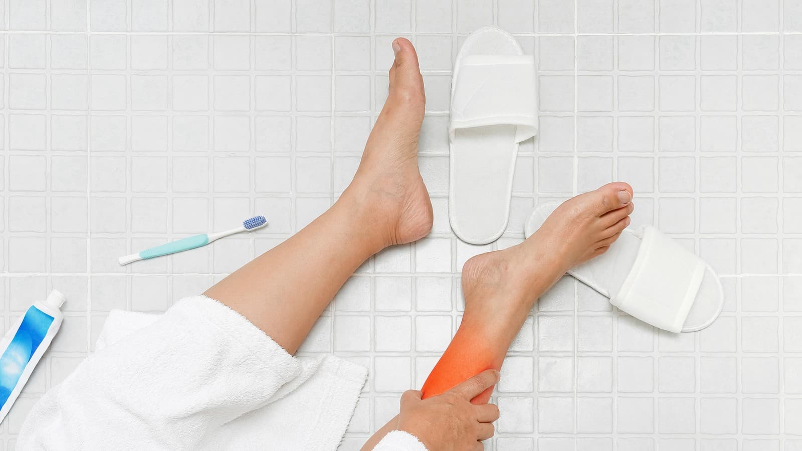 Pericolul de a cădea în baie – totul depinde de alegerea corectă a materialului Pericolul de a cădea în baie – totul depinde de alegerea corectă a materialului