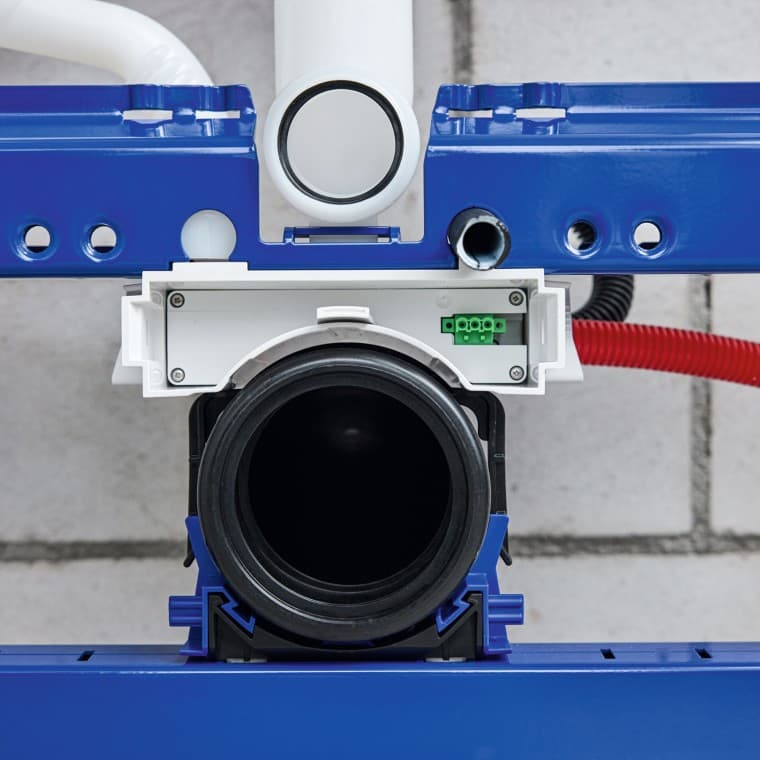 Cutia Geberit Power & Connect în timpul instalării Cutia Geberit Power & Connect în timpul instalării