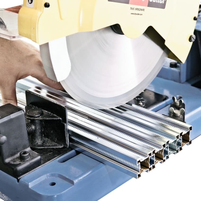 Tăierea simplă a profilelor Geberit GIS Tăierea simplă a profilelor Geberit GIS