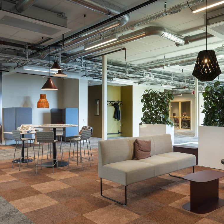 Obiectiv ambițios pentru clădirea modernă de birouri: certificarea LEED Platinum (© baraBild) Obiectiv ambițios pentru clădirea modernă de birouri: certificarea LEED Platinum (© baraBild)