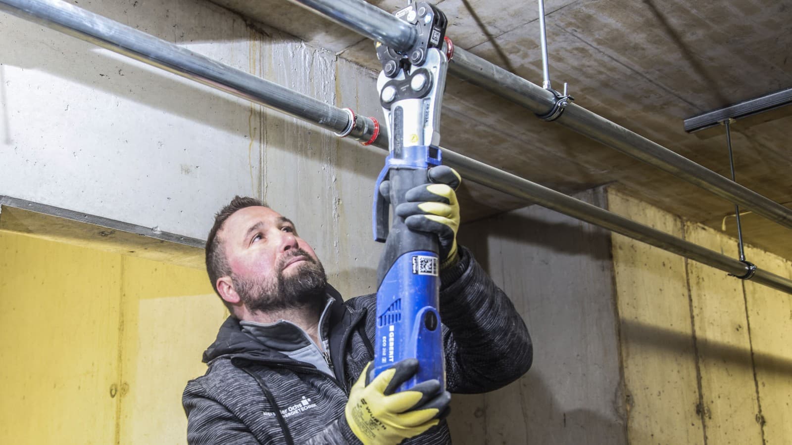 6. Nu este necesară nicio pregătire suplimentară complexă pentru a realiza în siguranță îmbinările prin presare ale țevilor. 6. Nu este necesară nicio pregătire suplimentară complexă pentru a realiza în siguranță îmbinările prin presare ale țevilor.